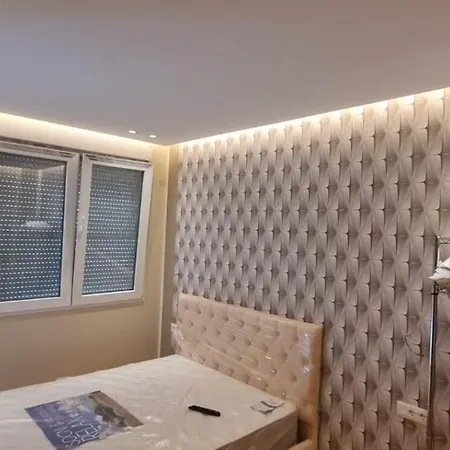 Grand Boulevard Apartment *