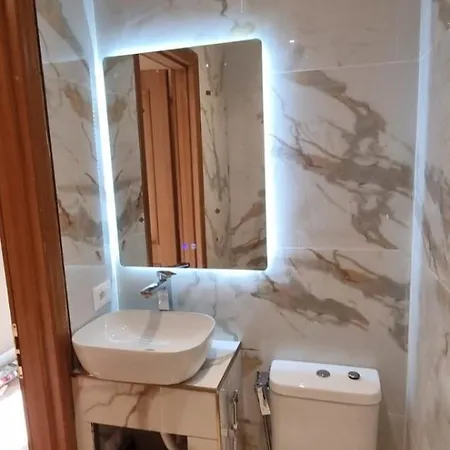 Grand Boulevard Apartment *